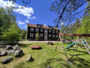 Villa Karllösa Värdshem & Creperie in Målilla